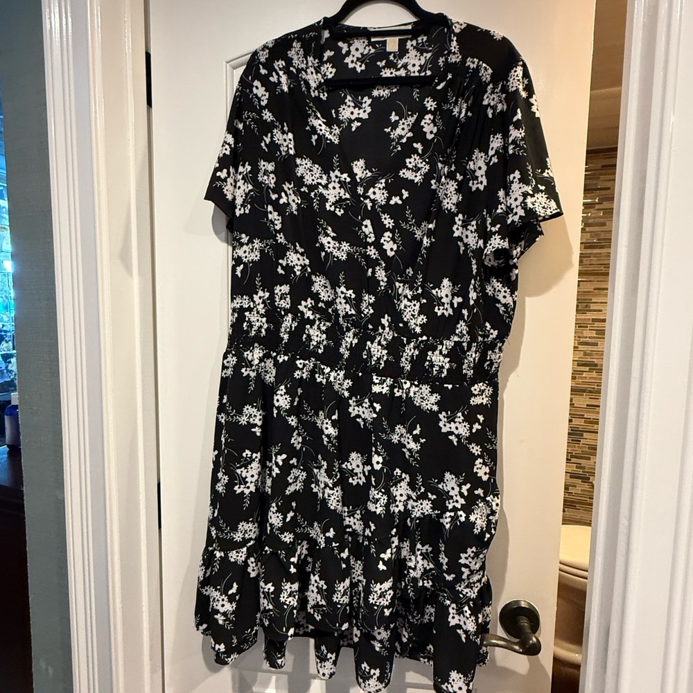 MICHAEL Michael Kors Black and White Ruffled Wrap Midi Dress